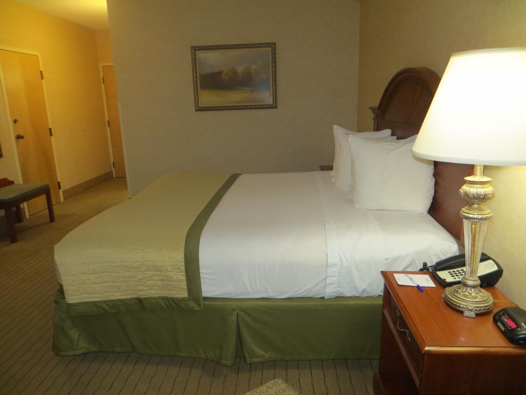 Baymont By Wyndham Indianapolis West Hotel Exterior photo