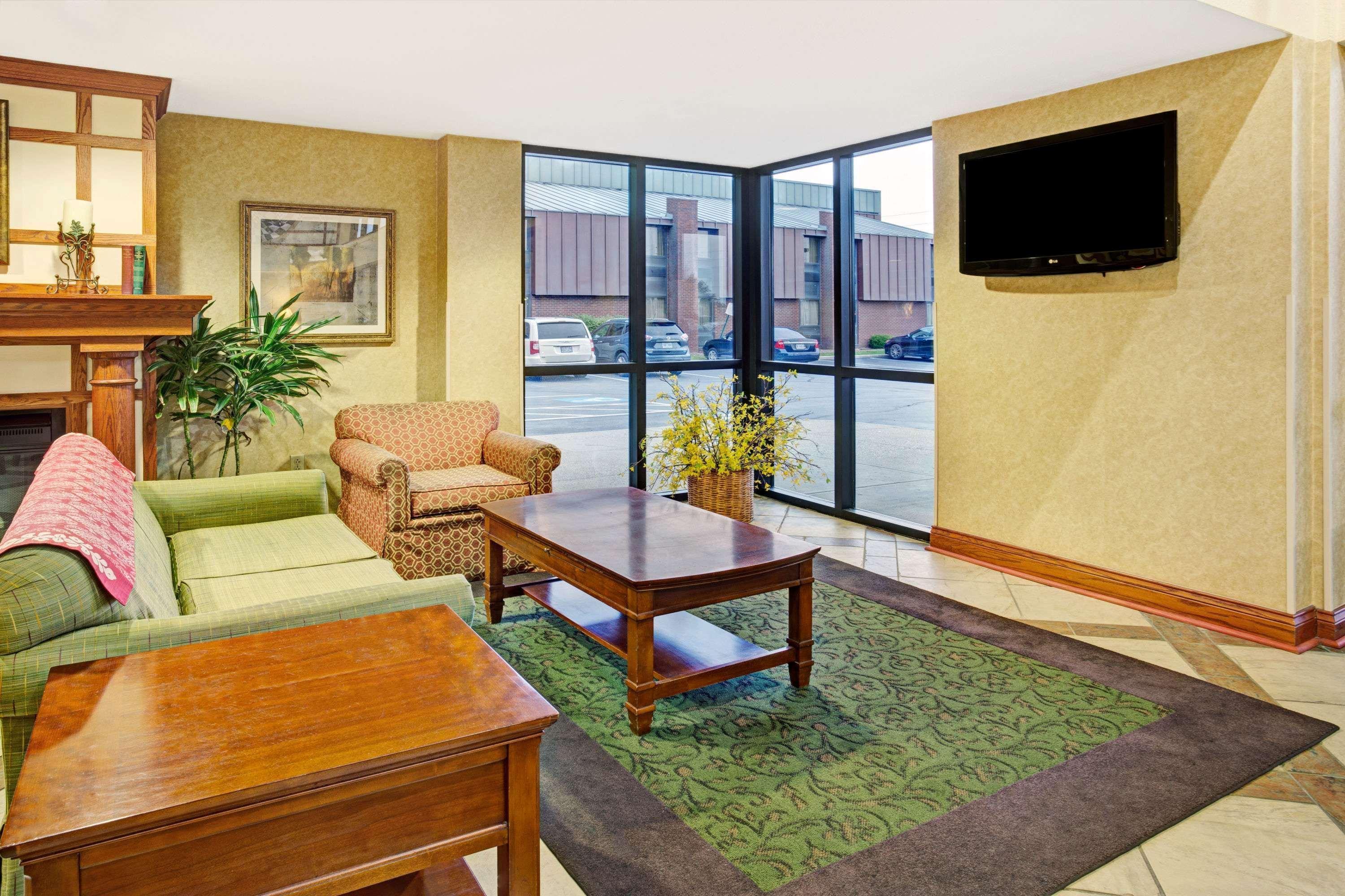 Baymont By Wyndham Indianapolis West Hotel Exterior photo