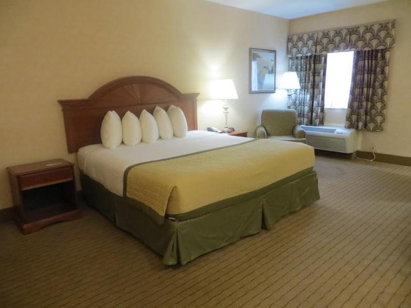 Baymont By Wyndham Indianapolis West Hotel Exterior photo