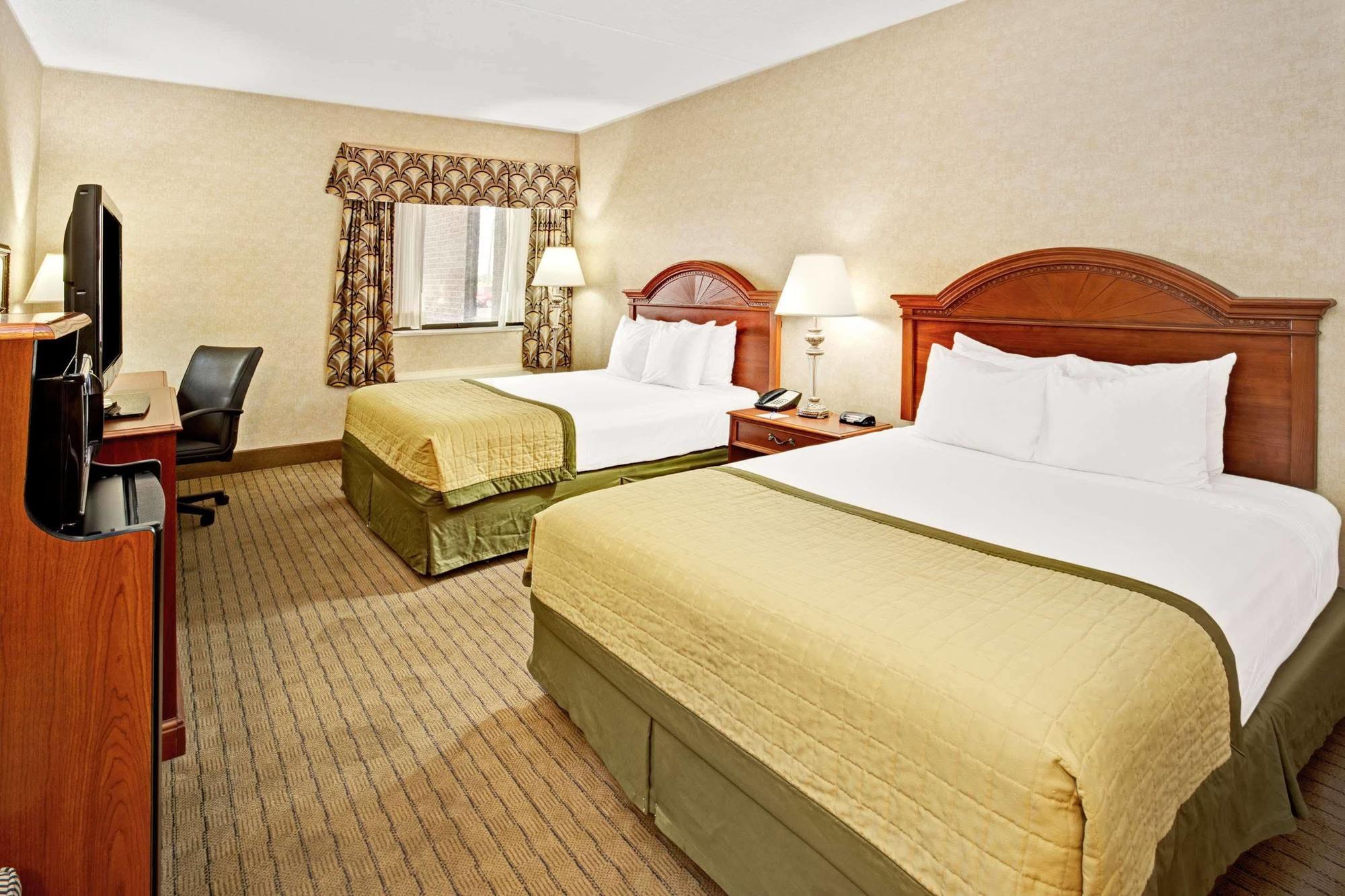 Baymont By Wyndham Indianapolis West Hotel Exterior photo